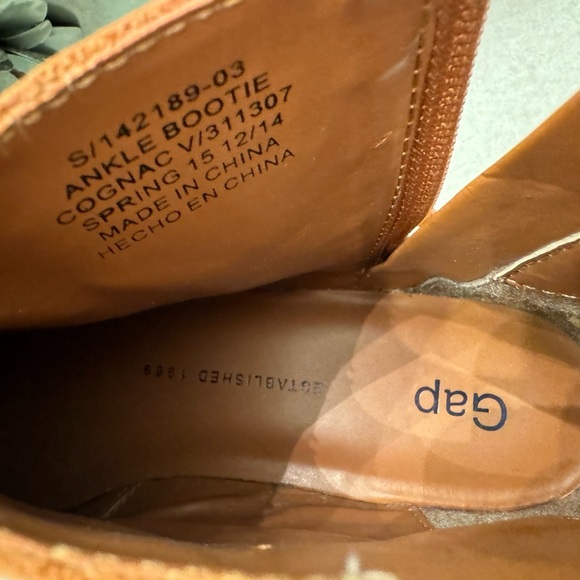 Gap Cognac Leather Booties Sz 7 - Picture 8 of 9